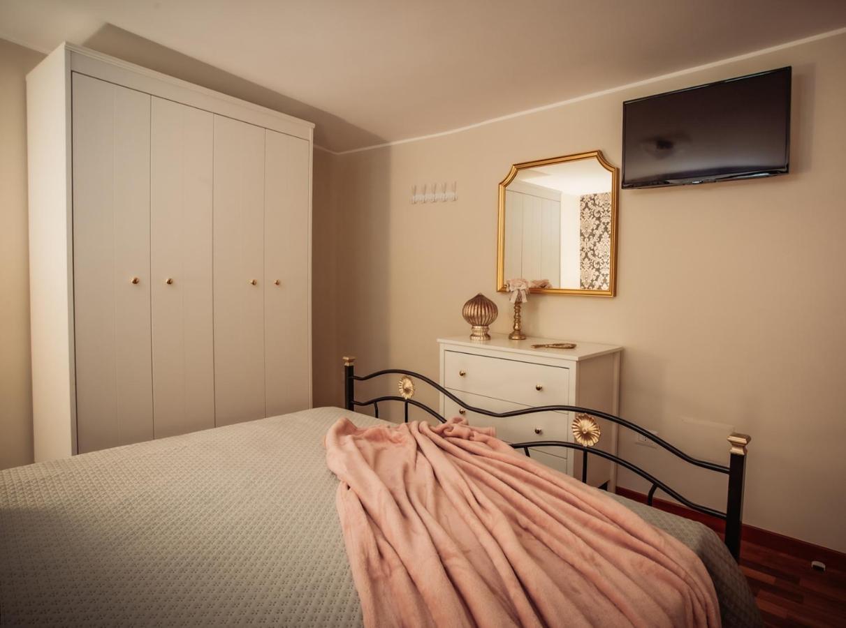 La Terrazza Dei Gemelli - Casa Vacanze Venosa Bagian luar foto