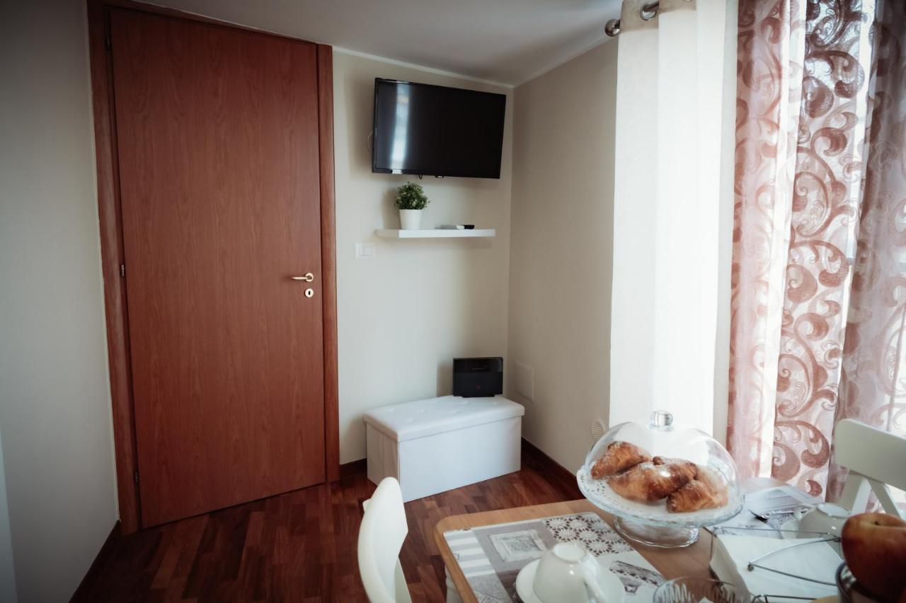 La Terrazza Dei Gemelli - Casa Vacanze Venosa Bagian luar foto
